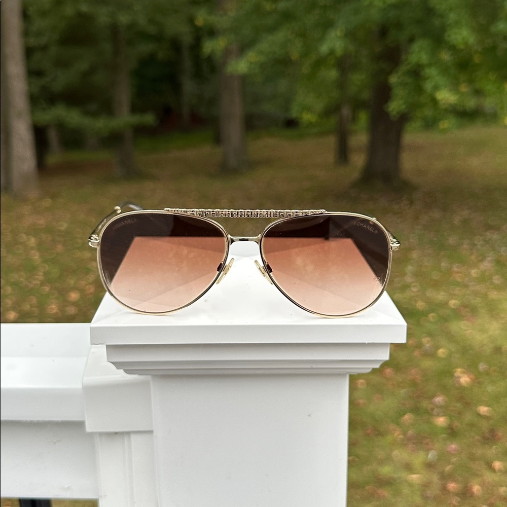 Chanel Gold Tone/ Brown Gradient 4231 Aviator Sunglasses - Picture 15 of 16